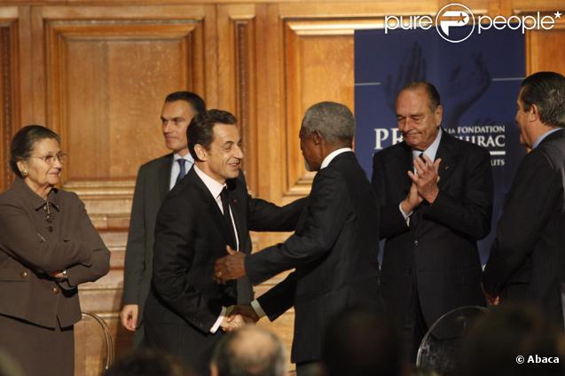Jacques Chirac à la Sorbonne lors de la remise du premier prix de sa fondation pour la prévention des conflits, le 6/11/09. Ici, Simone Veil, Nicolas Sarkozy et Kofi Annan 