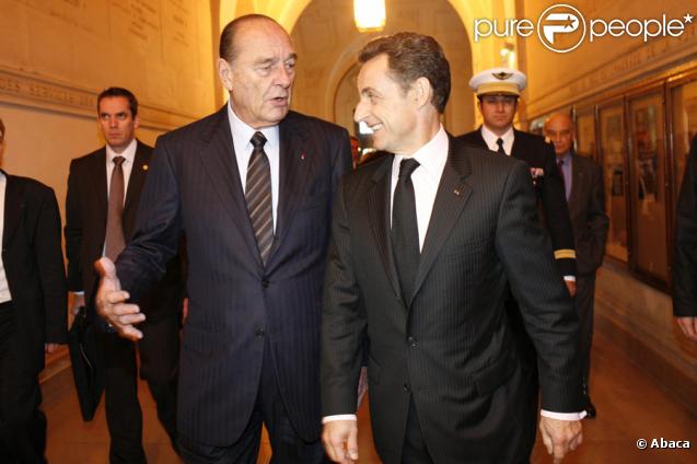 Jacques Chirac et Nicolas Sarkozy à la Sorbonne lors de la remise du premier prix de sa fondation pour la prévention des conflits, le 6/11/09
