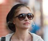 Rebecca Gayheart passe l'après-midi avec Soleil Moon Frye au café Coffee Bean à Los Angeles le 21 octobre 2009