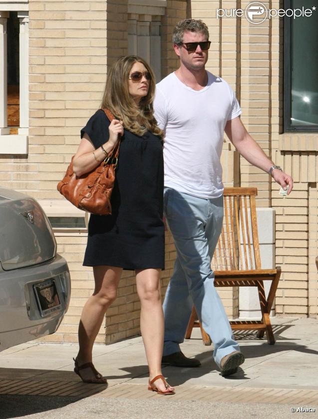 Rebecca Gayheart et son mari Eric Dane dans les rues de Los Angeles le 17 octobre 2009