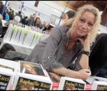 Raphaëlle Ricci à la Foire du Livre de Brive (7 novembre 2009)