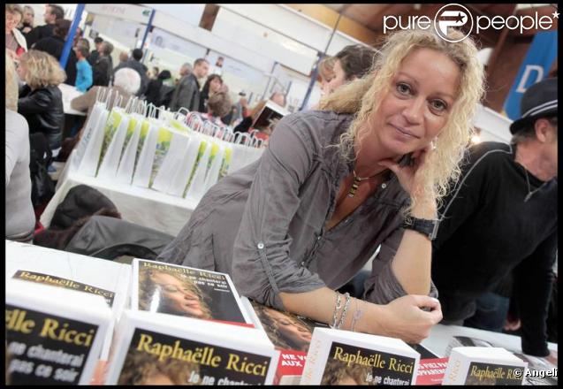 Raphaëlle Ricci à la Foire du Livre de Brive (7 novembre 2009)