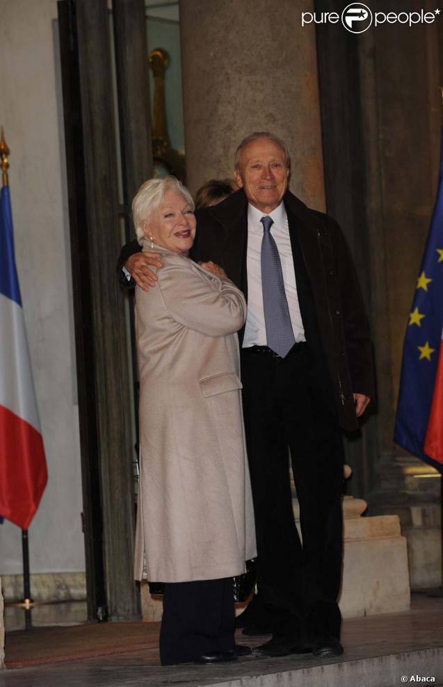 Line Renaud et Jérôme Seydoux à l'Elysée où Dany Boon reçoit l'insigne de chevalier de la Légion d'honneur, le 10 novembre 2009.