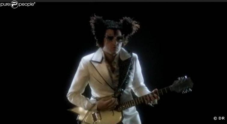 Matthieu Chedid a dévoilé le clip de  Est-ce que c'est ça , réalisé par Stéphane Berla, second extrait de  Mister Mystère