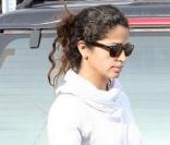 Camilla Alves à Malibu, le 11 novembre 2009