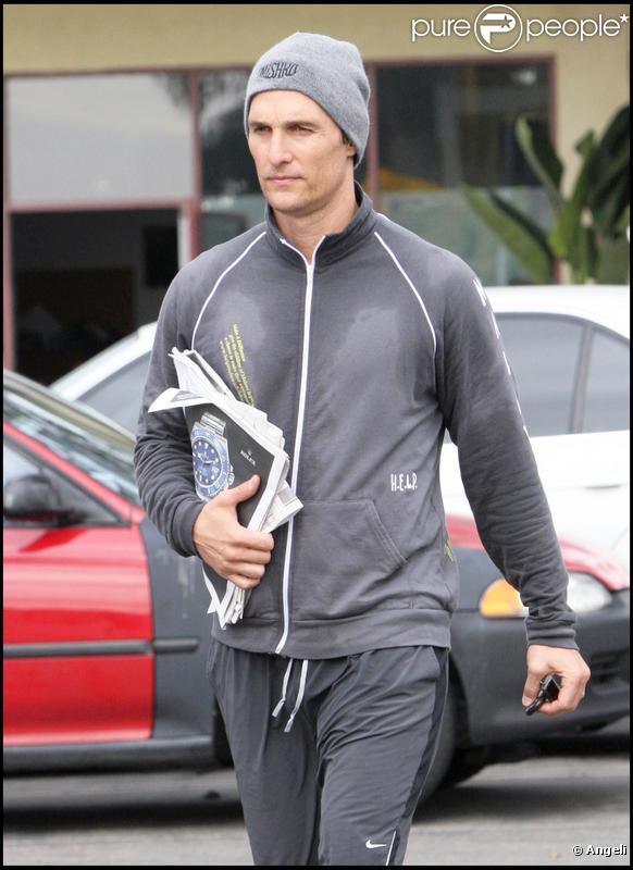 Matthew McConaughey sortant de son club de gym, le 11 novembre 2009 à Malibu