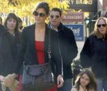Katie Holmes et sa fille Suri à Boston le 7 novembre 2009