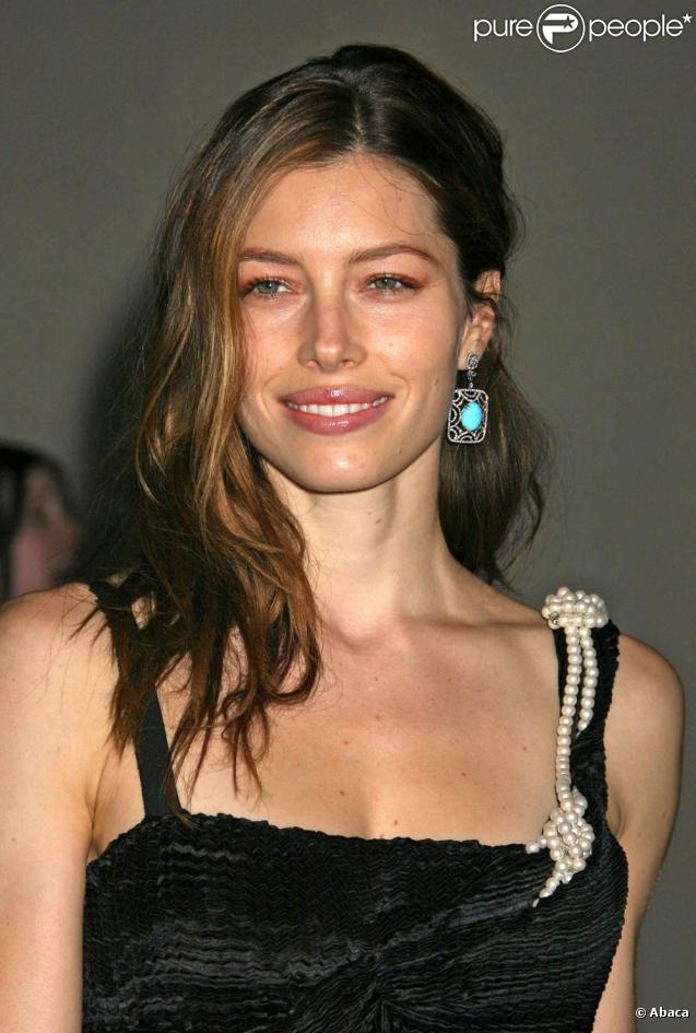 La très belle Jessica Biel, à l'occasion de la soirée Prada Book Cocktail, qui s'est tenue au Prada Beverly Hills Epicenter, à Los Angeles, le 13 novembre 2009.
