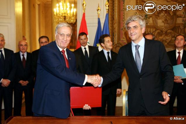 Hervé Morin et Abdel Kader Mohammed, les deux ministres de la Défense, signent un accord franco-irakien. 16/11/09