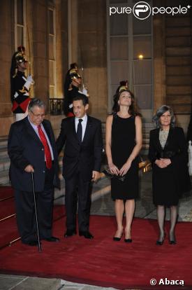 Carla Bruni et Nicolas Sarkozy au dîner d'Etat organisé à l'Elysée en l'honneur du président irakien Jalal Talabani. 16/11/09