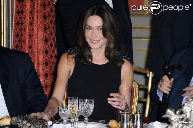 Carla Bruni au dîner d'Etat organisé à l'Elysée en l'honneur du président irakien Jalal Talabani. 16/11/09