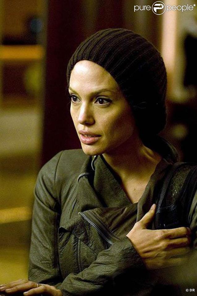 Des images de  Salt , avec Angelina Jolie.