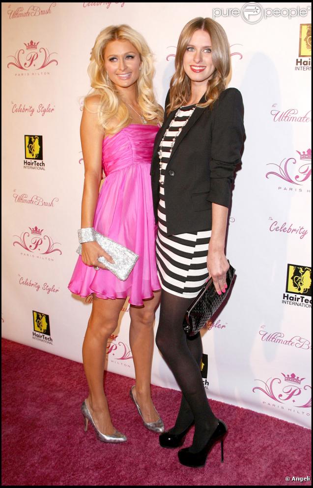 Paris et Nicky : le tandem de choc réuni, le 17 novembre à Beverly Hills, pour le lancement de la nouvelle gamme d'accessoire de soin des cheveux lancée par Paris Hilton.