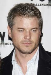  Eric Dane rejoint le tournage de  Burlesque , le 18 novembre 2009. 