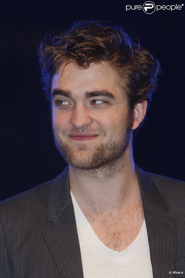 Robert Pattinson n'est pas assez sexy pour le magazine  People  !