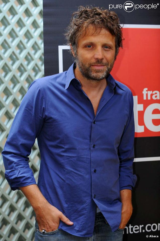 Stéphane Guillon est du lundi au mercredi dans la matinale de France Inter. Il se confie à FHM, 19 novembre 2009 !