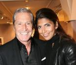 Jean-Claude Darmon et Hoda Roche le 19 novembre 2009 lors des enchères Frimousses à Drouot-Montaigne à Paris en faveur des enfants du Darfour