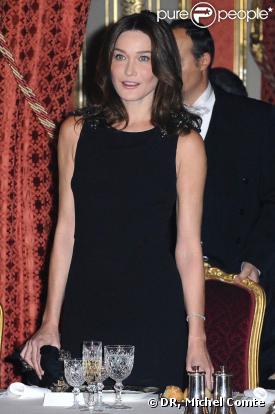 Carla Bruni, nue devant l'objectif de Michel Comte, ne suscite plus l'engouement !