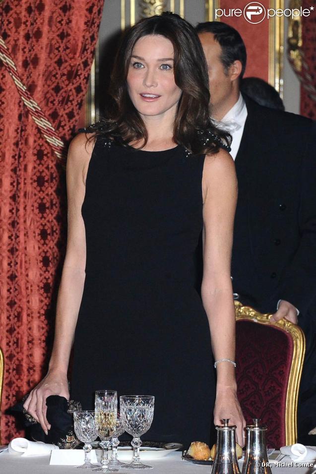 Carla Bruni, nue devant l'objectif de Michel Comte, ne suscite plus l'engouement !