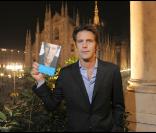 Emmanuel Philibert de Savoie présente son livre L'histoire d'un prince. 19/11/09