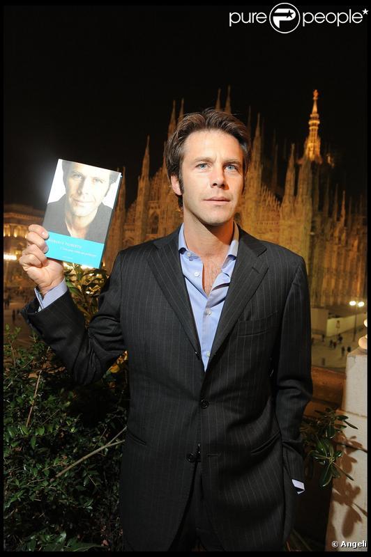 Emmanuel Philibert de Savoie présente son livre L'histoire d'un prince. 19/11/09