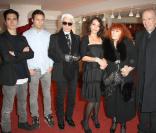 Lazaro Hernandez et Jack McCollough, Karl Lagerfeld, Nathalie et Sonia Rykiel et Jean Paul Gaultier lors de la présentation du documentaire The Day Before (Le Jour d'avant) à Paris le 26 novembre 2009