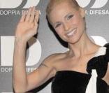 Michelle Hunziker au gala Doppia Difesa contre la violence à Milan le 26/11/09