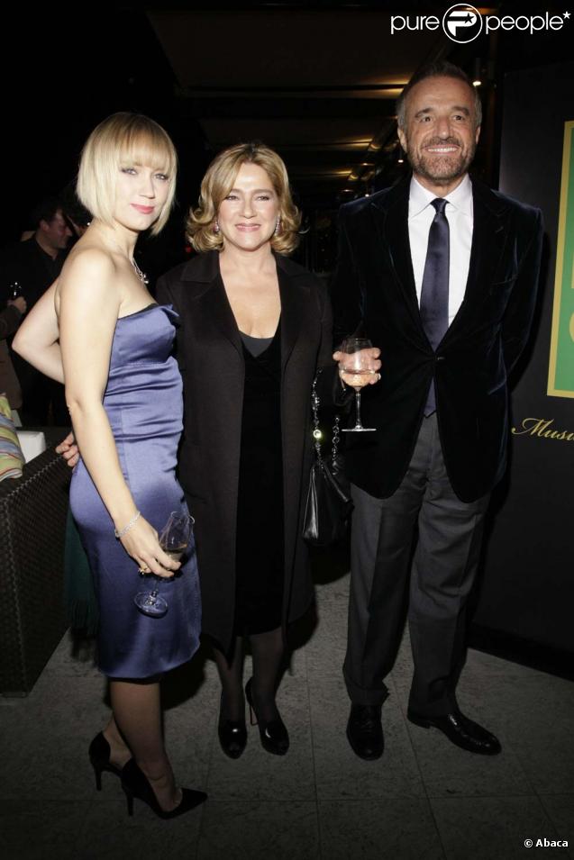 Elena Bouryka, Christian de Sica et sa femme au festival du film de Monte-Carlo, le 27 novembre 2009.