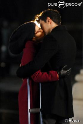 America Ferrera et Daniel Eric Gold sur le tournage d'Ugly Betty (17 novembre 2009 à New York)