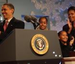 Michelle, Barack, Sasha et Malia Obama aux illuminations de Noël de la Maison Blanche le 3 décembre 2009
