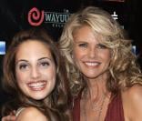 Alexa Ray Joel chanteuse et compositeure de musique avec sa mère Christie Brinkley en juin 2009