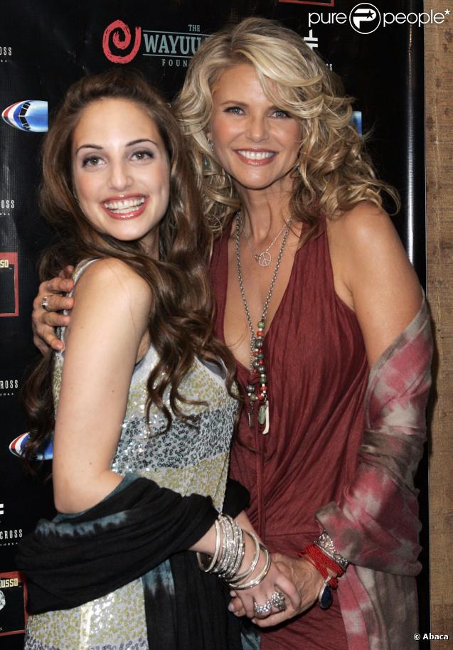 Alexa Ray Joel chanteuse et compositeure de musique avec sa mère Christie Brinkley en juin 2009