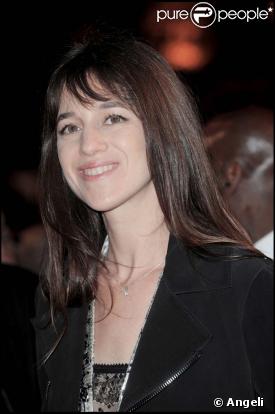 Charlotte Gainsbourg en interview dans  Le Parisien , le 7 décembre 2009. 
