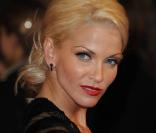 La très sexy Sarah Harding, à l'occasion de l'avant-première de  St Trinian's 2 , qui s'est tenue à l'Empire de Leicester Square à Londres, le 9 décembre 2009.