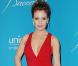 La belle Alyssa Milano, à l'occasion de l'Unicef Snowflake Ball 2009, qui s'est tenu au Beverly Wilshire Hotel de Beverly Hills, à Los Angeles, le 10 décembre 2009.
