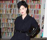 Dita Von Teese dédicace son livre  Dita: Stripteese , à Los Angeles le 11 décembre 2009