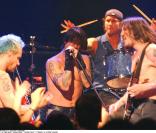 Les Red Hot Chili Peppers se séparent de leur guitariste. Triste nouvelle pour les fans du groupe.