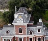 Neverland vendu aux enchères : la chute de la maison Jackson...