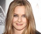 Alicia Silverstone a rendu hommage à Brittany Murphy, décédée le 20 décembre 2009, à l'âge de 32 ans...