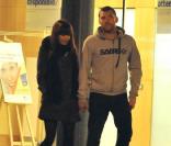 Sam Worthington et sa délicieuse compagne en promenade romantique dans les rues de Paris, en décembre 2009.