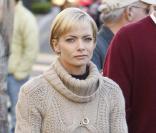 Jaime Pressly, son mari et son bébé en plein shopping dans Los Angeles, le 23 décembre 2009.