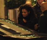 Janet Jackson à Paris, sortant du restaurant  La Cantine 
