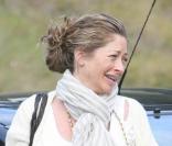 Rebecca Gayheart mange pour deux et peut être même plus dans les rues de Beverly Hills le 28 décembre 2009  