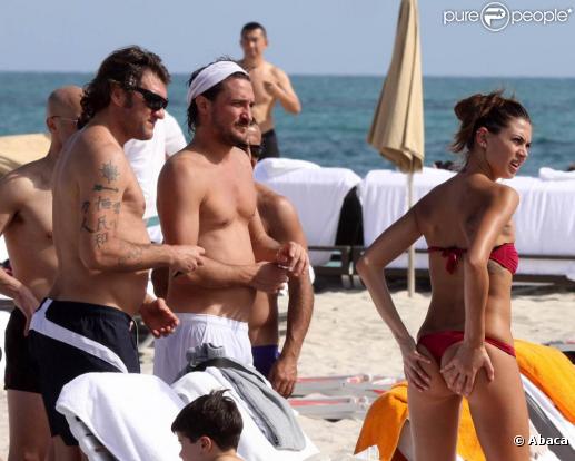 Melissa Satta, sublime compagne de l'ancienne star du foot italien Christian Vieri, profite des fêtes du Nouvel An 2010 pour exhiber... son superbe corps à Miami Beach