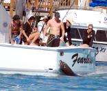 Tommy Lee en vacances à Mexico avec sa chérie et ses amis  (21 décembre 2009)