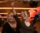 Cindy et les animateurs du 6/9 dansent dans le studio d'NRJ