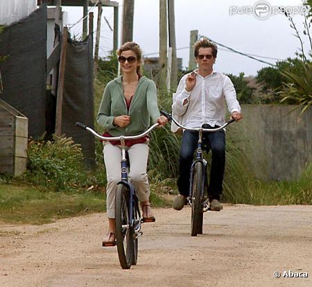 Kevin Bacon et sa compagne Kyra Sedgwick (25 décembre 2009, Uruguay)