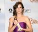 Meilleure actrice dans un drame ou comédie dramatique : Sandra Bullock (The Blind Side) qui a reçu le prix des mains de Mickey Rourke, lors de la 67e cérémonie des Golden Globes à Los Angeles le 17 janvier 2010