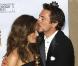 Meilleur acteur dans une comédie (Sherlock Holmes), Robert Downey Jr. avec sa femme Susan, lors de la 67e cérémonie des Golden Globes à Los Angeles le 17 janvier 2010