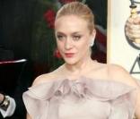 Chloë Sevigny parfaite en robe poudrée Valentino 